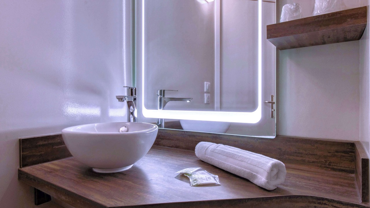 Photo of Others in Lons