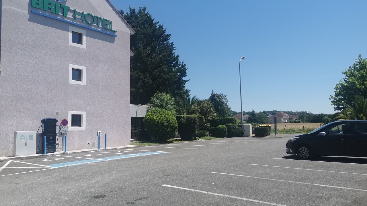 Photo of Others in Lons