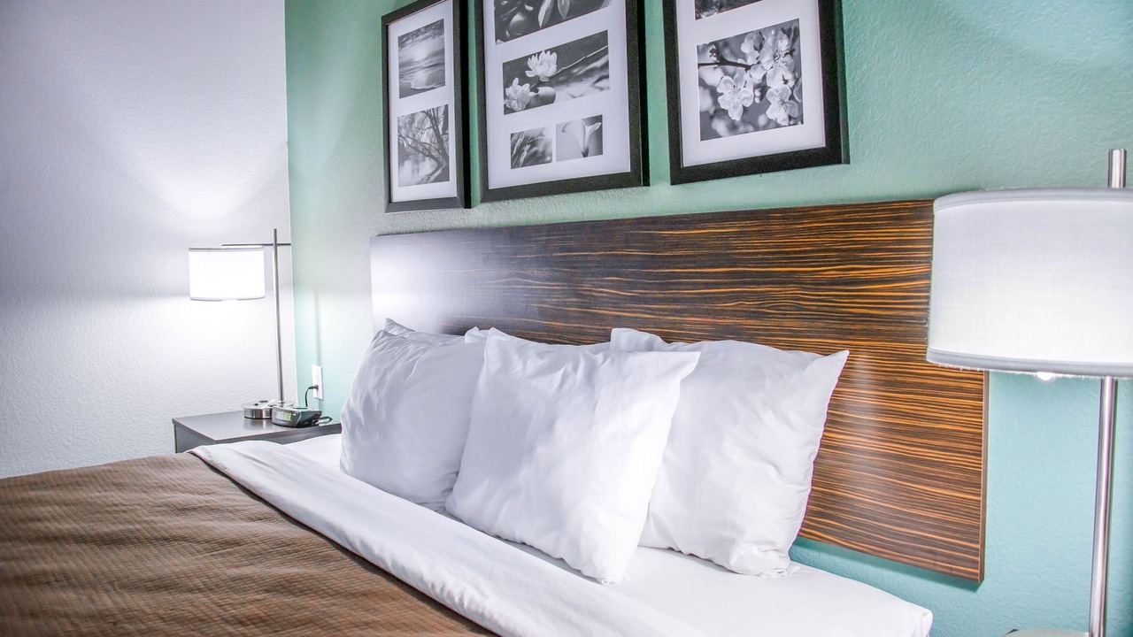 Photo of Bedroom in Center