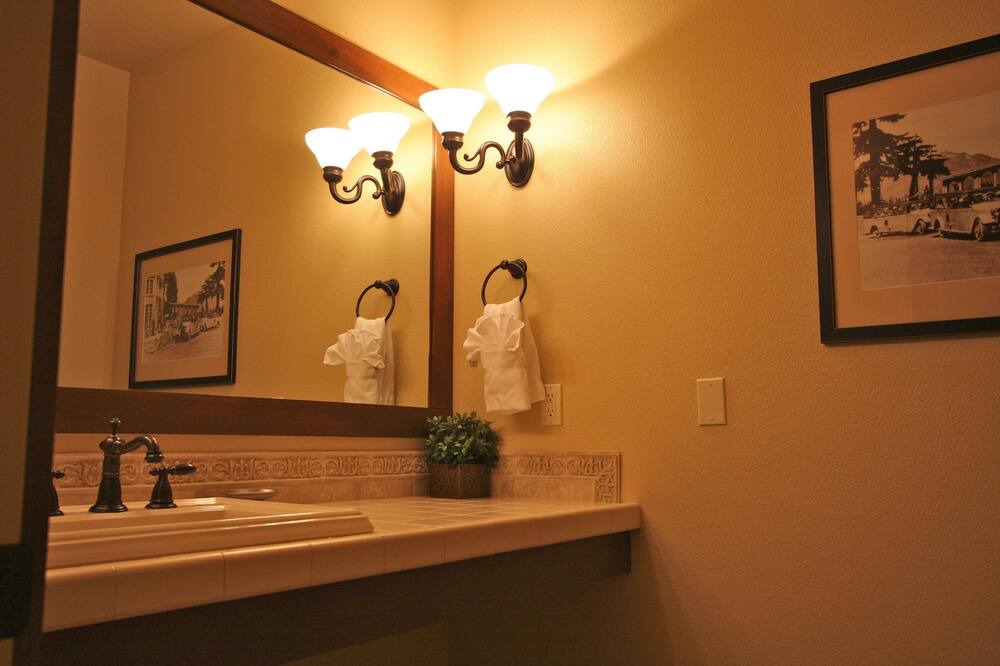 Photo of Bathroom in Lynden
