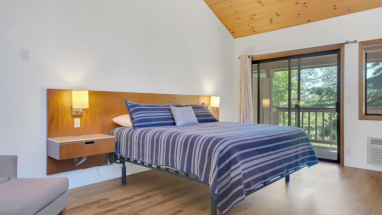 Photo of Bedroom in Glencoe