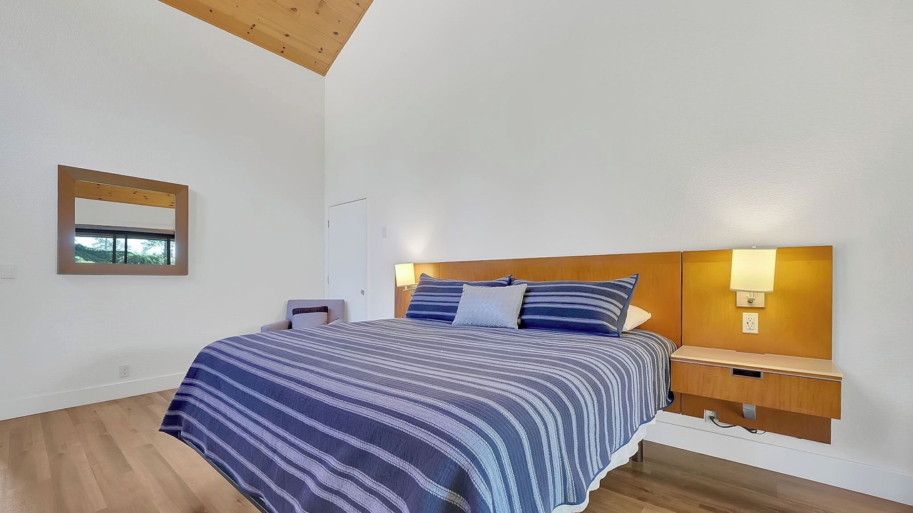 Photo of Bedroom in Glencoe