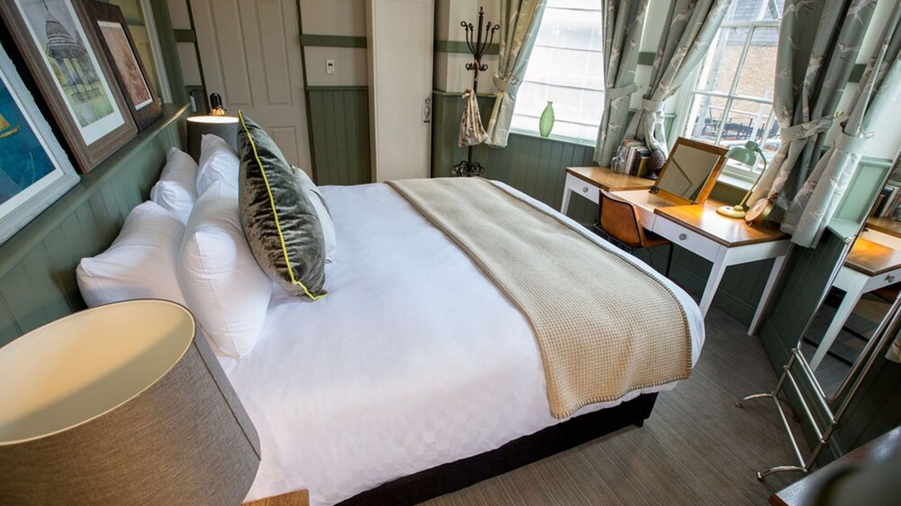 Photo of Bedroom in Clapham