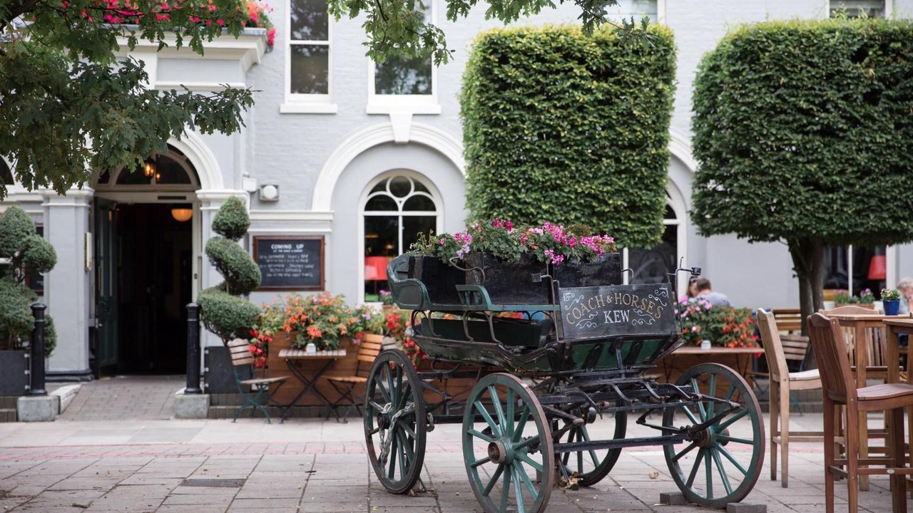 Photo of Outdoor in Kew