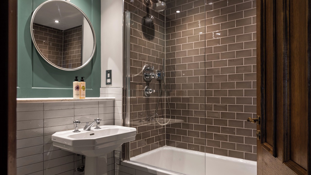 Photo of Bathroom in Kew