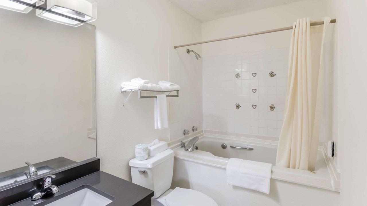 Photo of Bathroom in Glade Spring