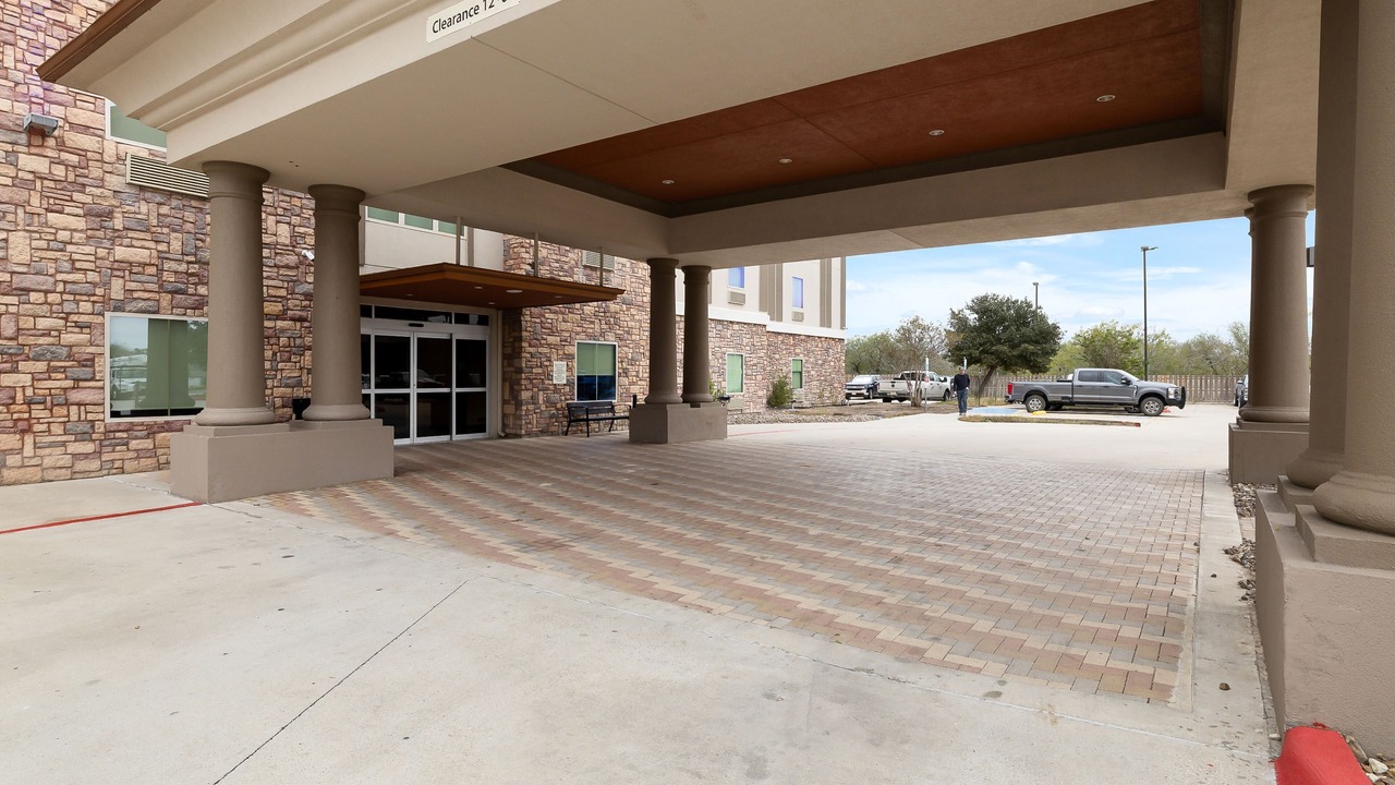 Photo of Outdoor in George West
