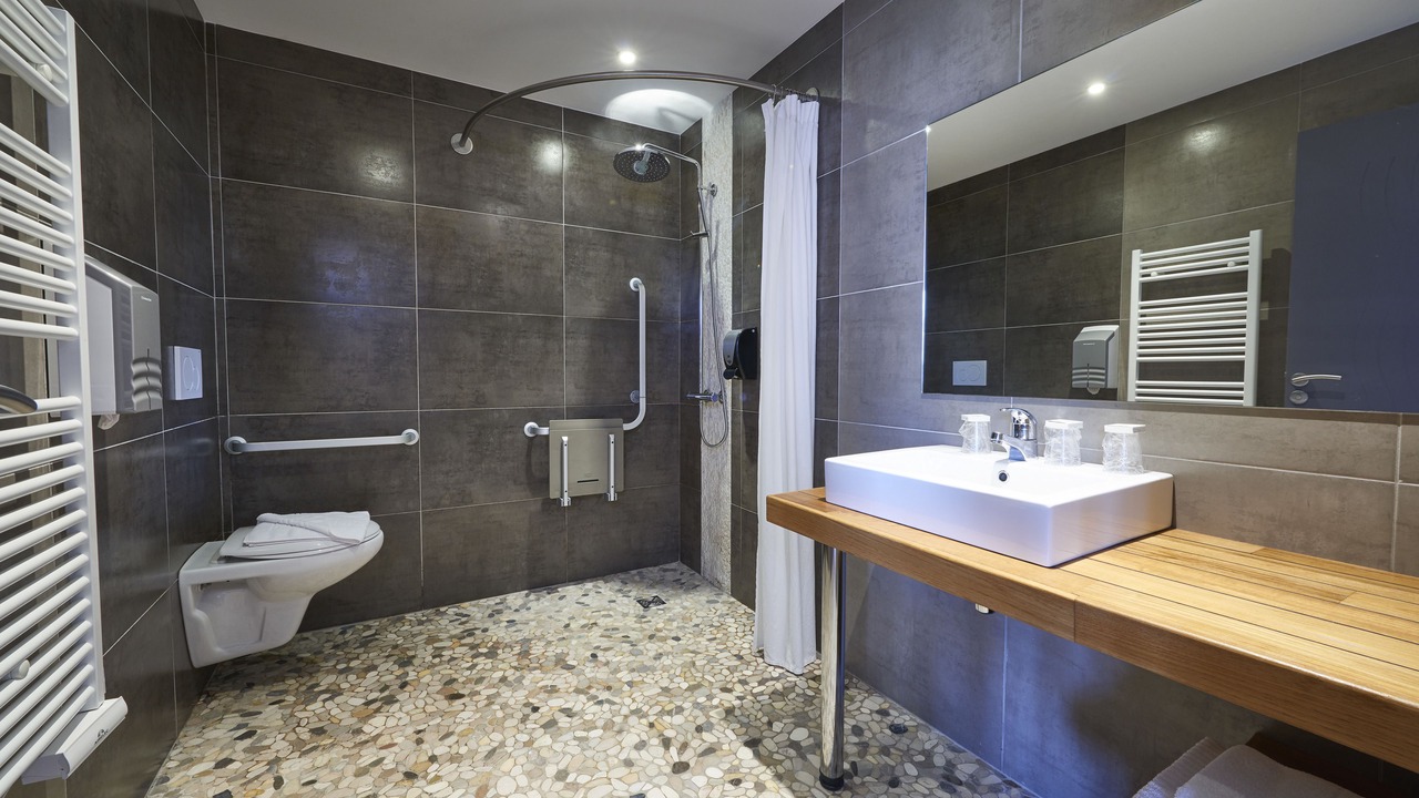 Photo of Bathroom in Plouigneau