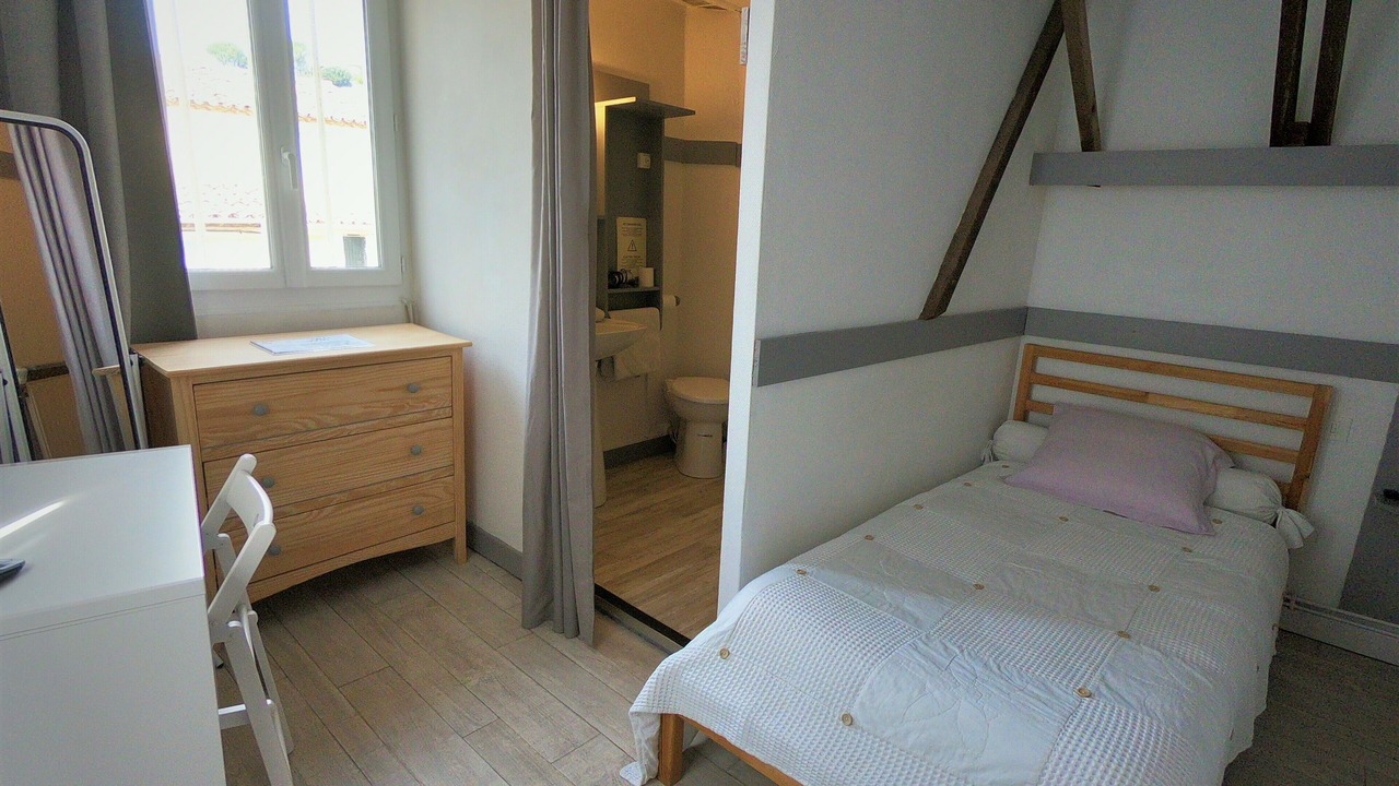 Photo of Bedroom in Apt