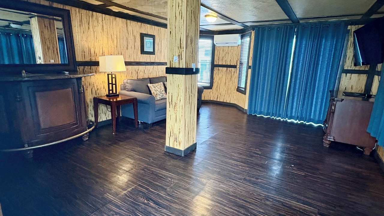 Photo of Bedroom in Marathon