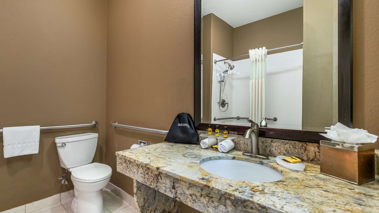 Photo of Bathroom in Lytle