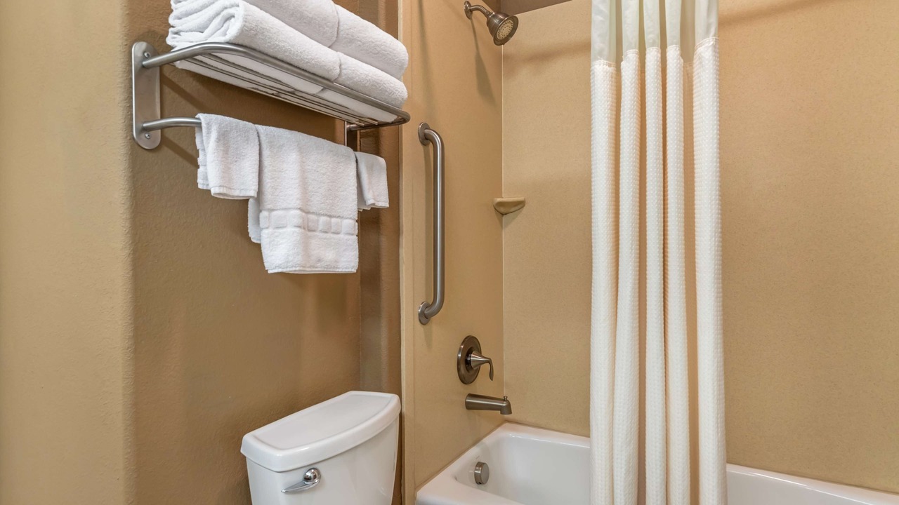Photo of Bathroom in Lytle