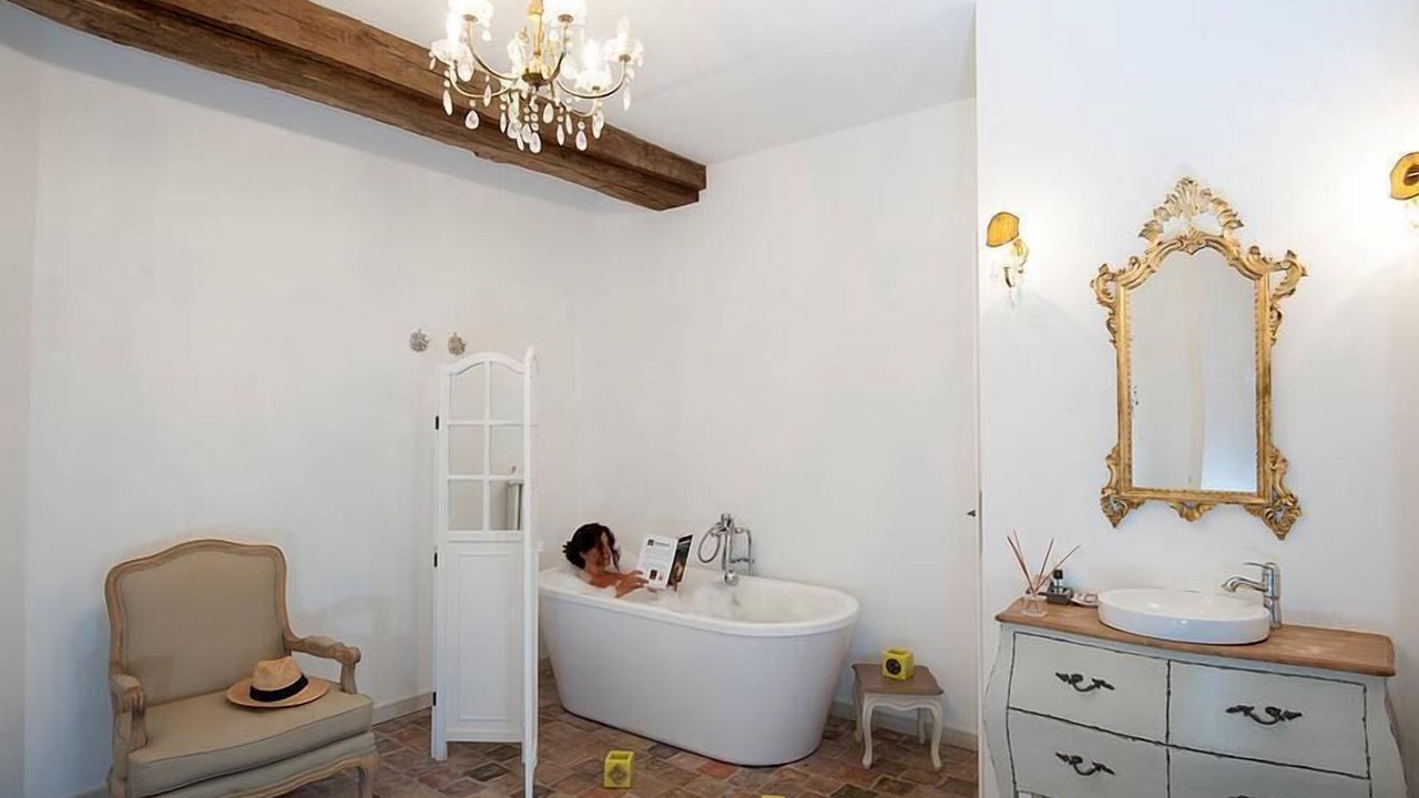 Photo of Bathroom in Saincaize-Meauce