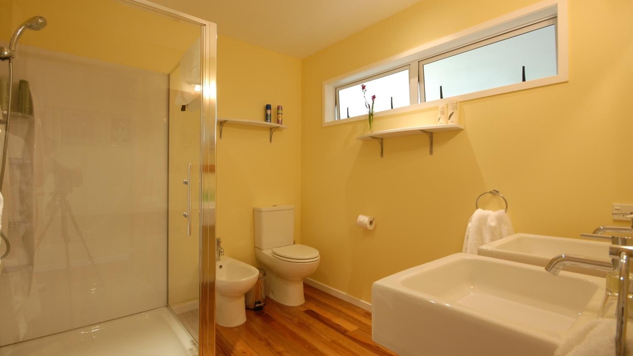 Photo of Others in Russell