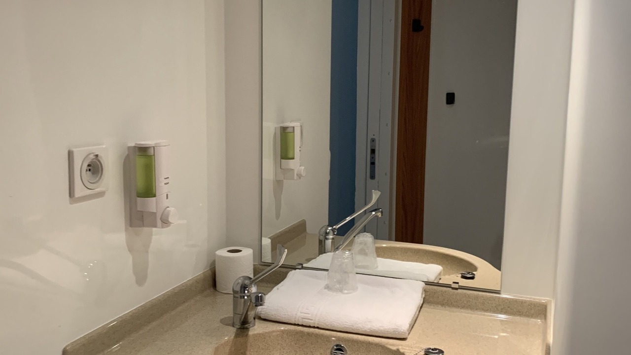 Photo of Bathroom in Saint-Albain
