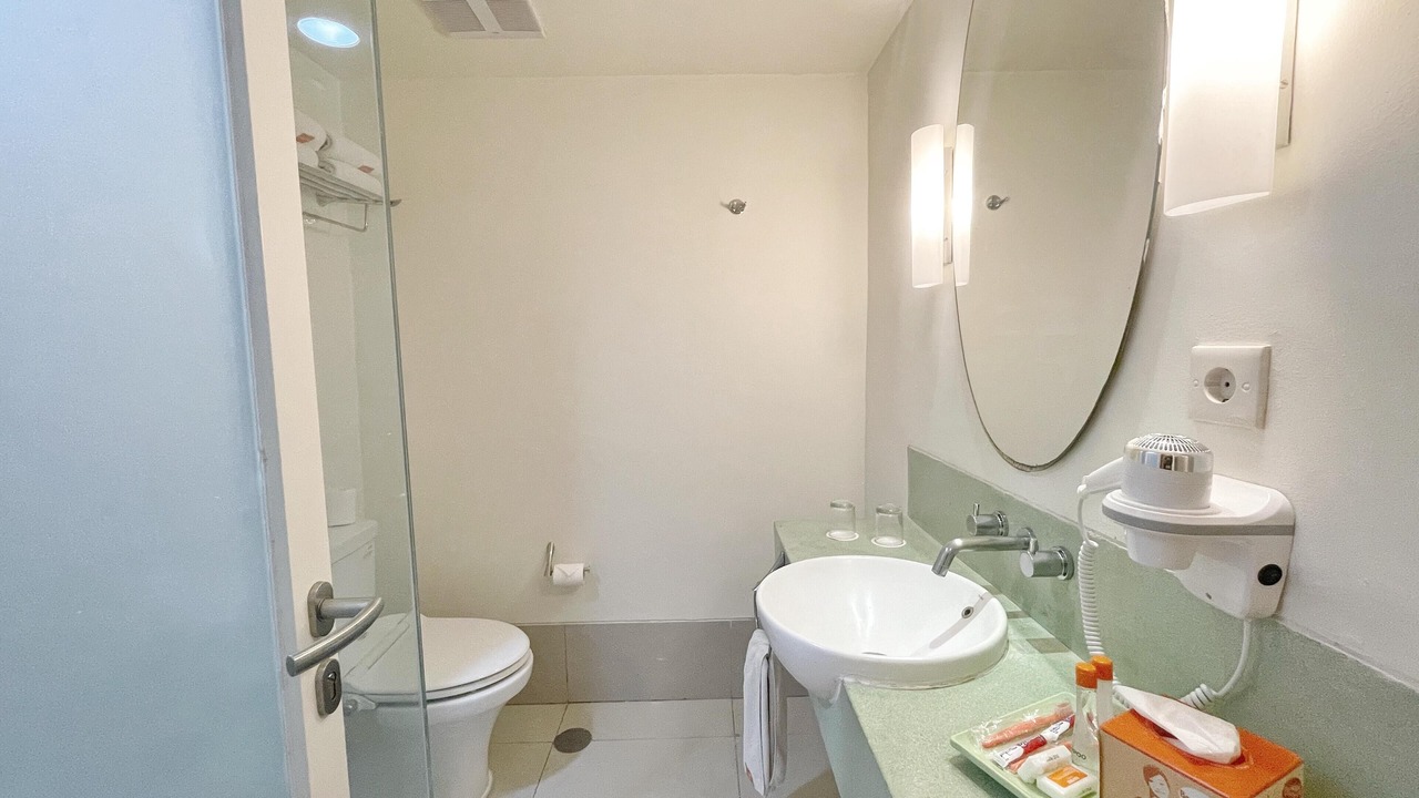 Photo of Bathroom in Sunset Road