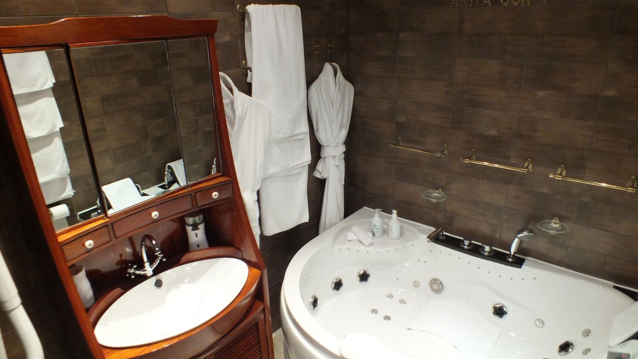 Photo of Bathroom in Tregastel