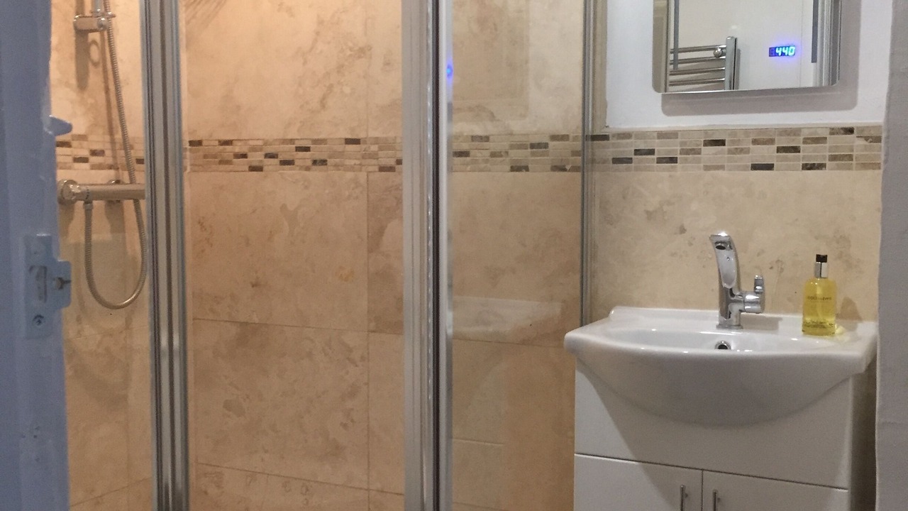 Photo of Bathroom in Ibstock