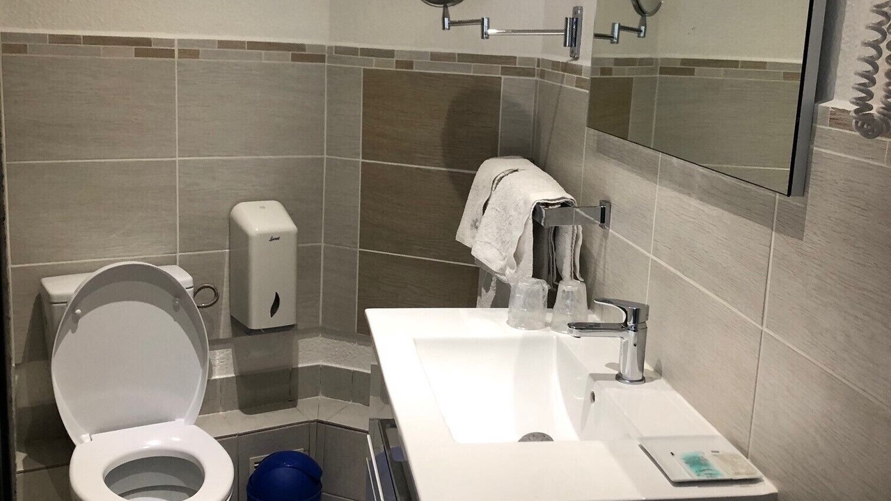 Photo of Bathroom in Montlucon