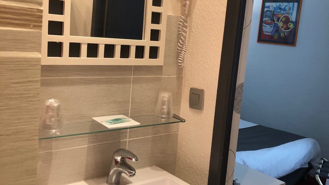 Photo of Bathroom in Montlucon