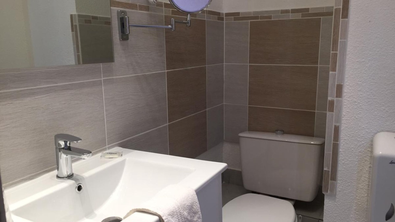 Photo of Bathroom in Montlucon