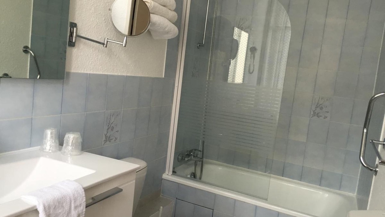 Photo of Bathroom in Montlucon