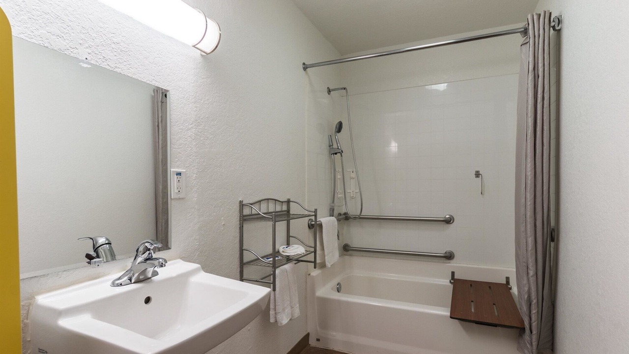 Photo of Bathroom in Uvalde