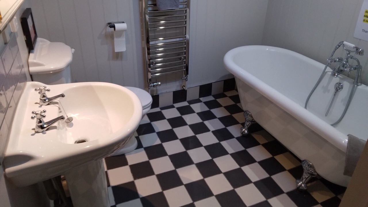 Photo of Bathroom in Mere