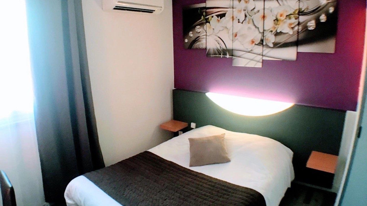 Photo of Bedroom in Romilly-sur-Seine