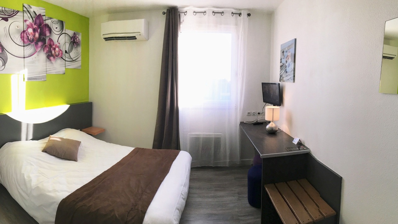 Photo of Bedroom in Romilly-sur-Seine