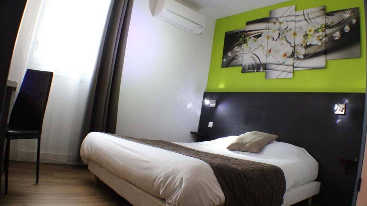 Photo of Bedroom in Romilly-sur-Seine