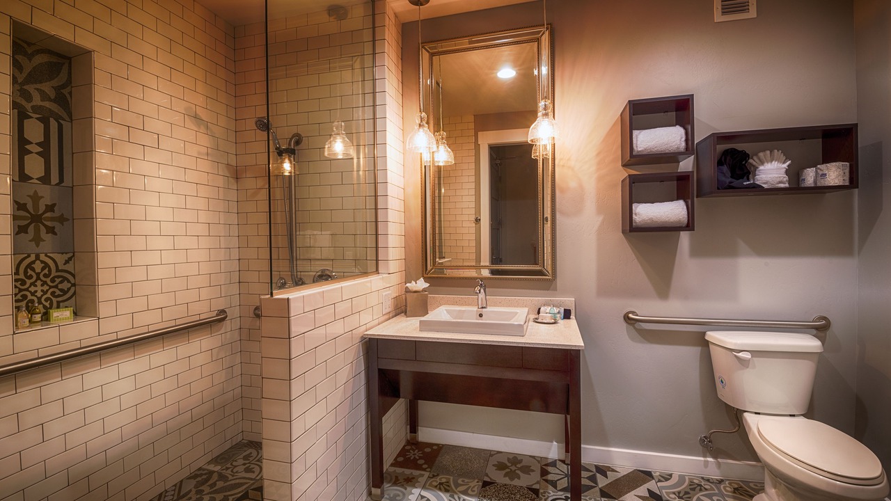 Photo of Bathroom in Cottonwood