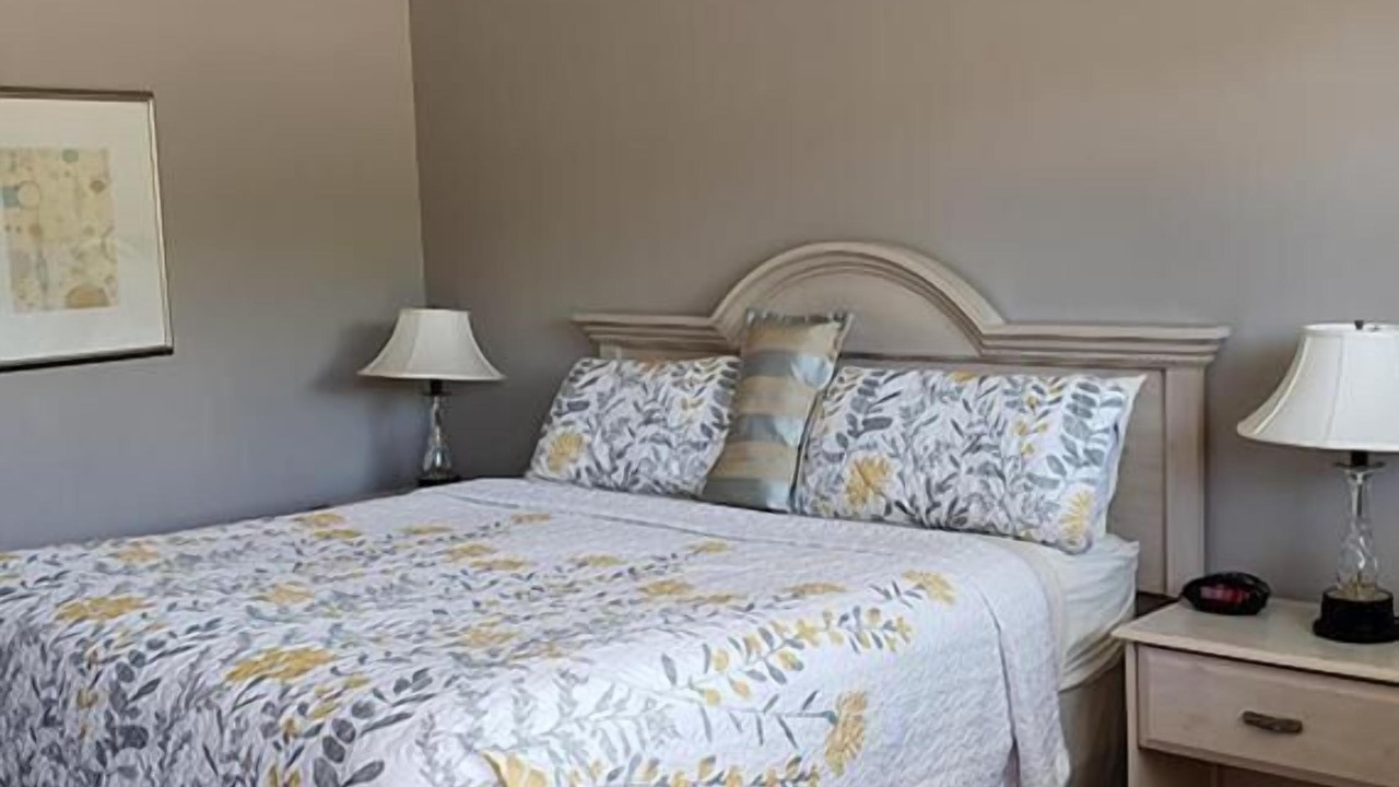 Photo of Bedroom in Upper Village