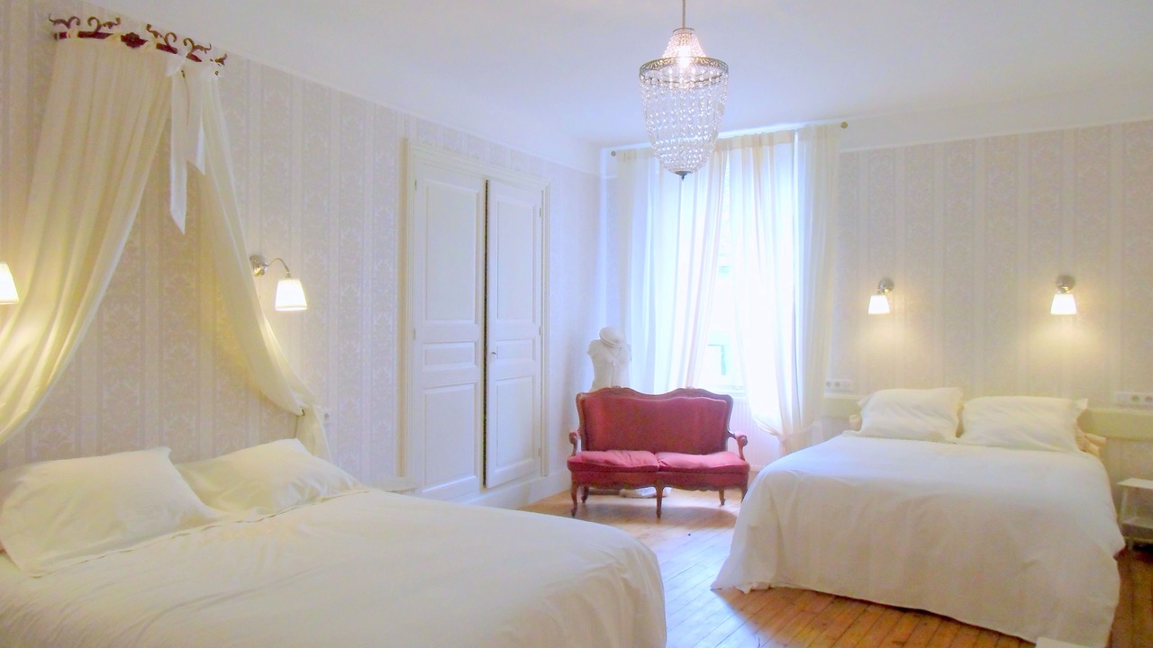 Photo of Bedroom in Egliseneuve-d'Entraigues