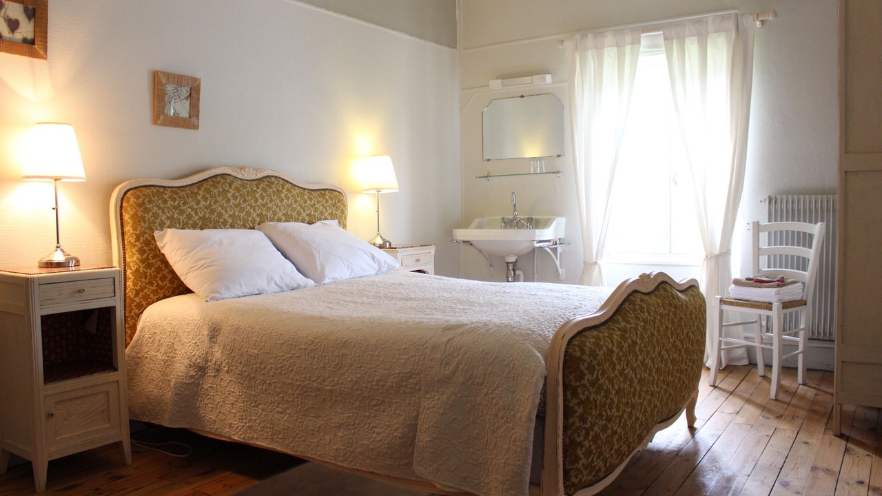 Photo of Bedroom in Egliseneuve-d'Entraigues