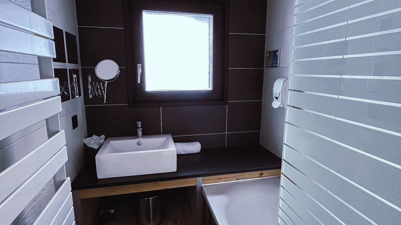 Photo of Bathroom in Cordon