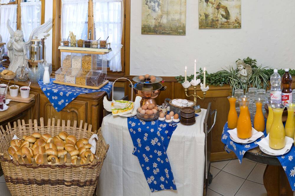 Photo of Others in Graechen