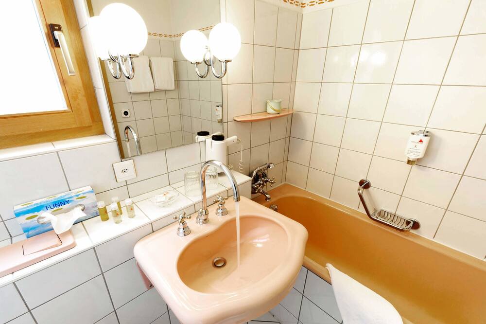 Photo of Bathroom in Graechen
