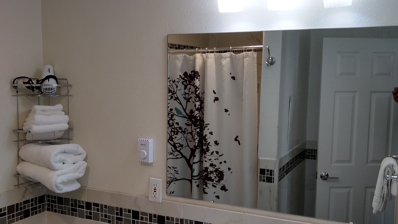 Photo of Bathroom in Larkspur