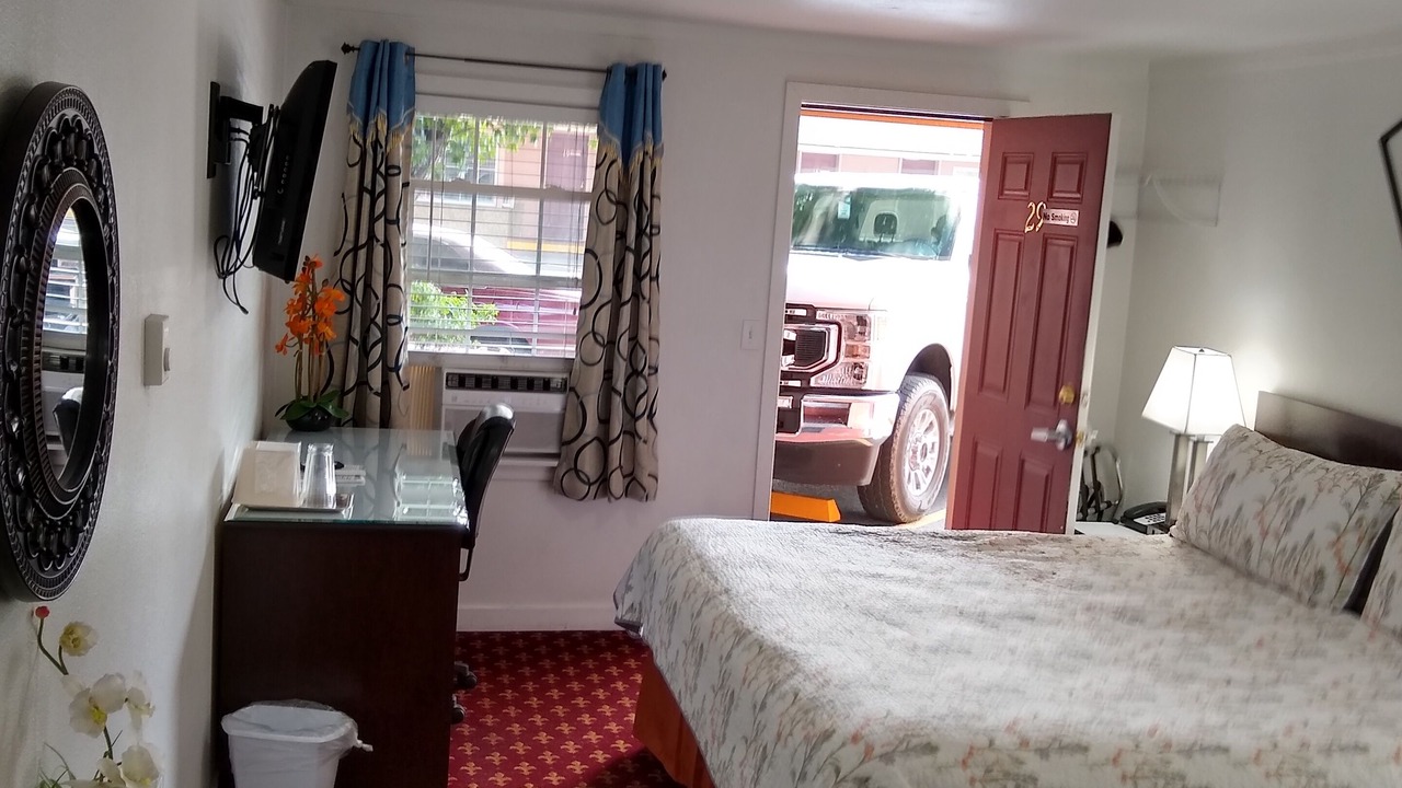 Photo of Bedroom in Larkspur