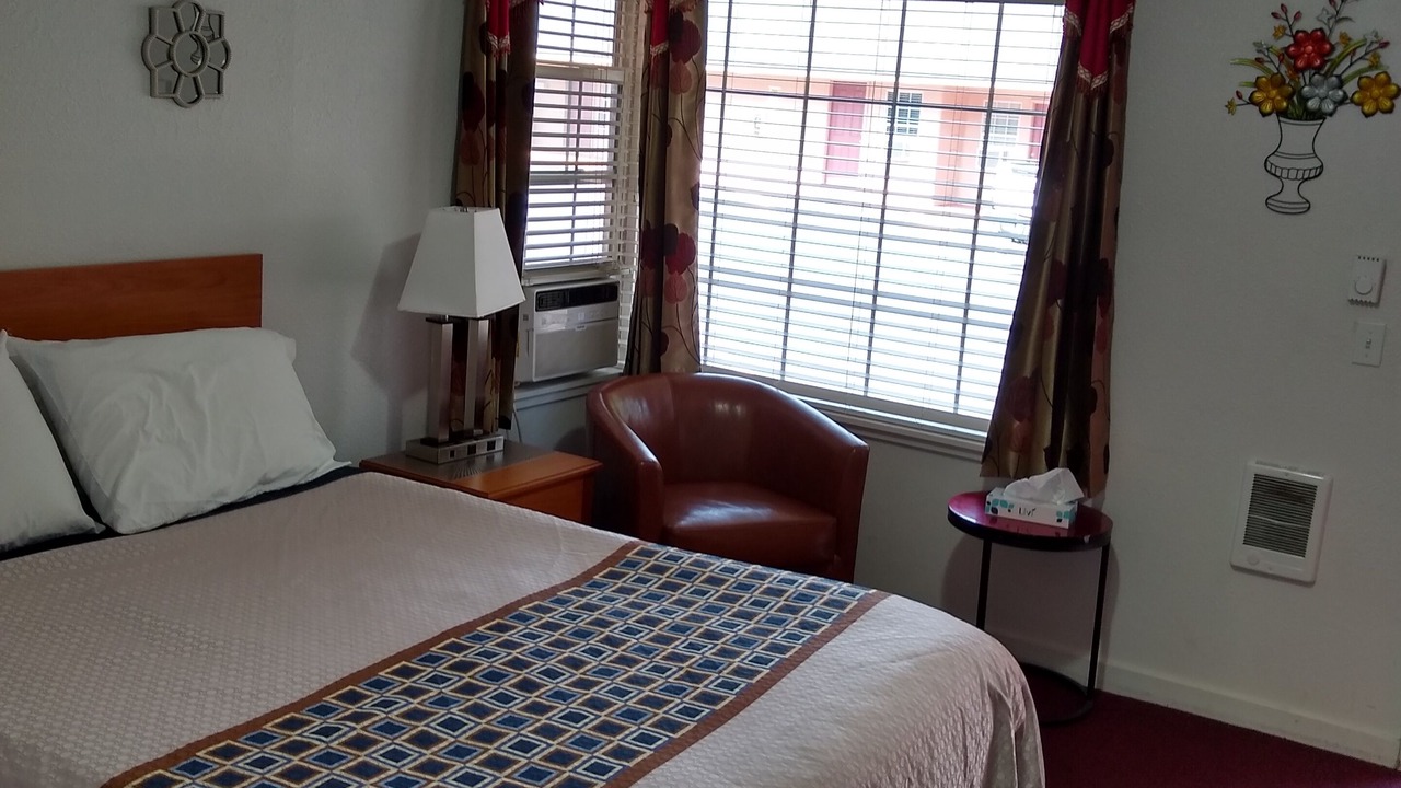 Photo of Bedroom in Larkspur