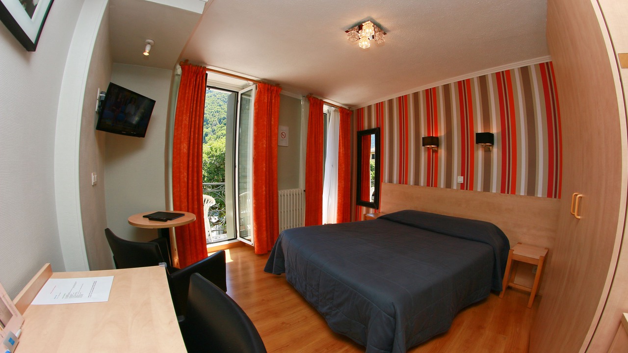 Photo of Bedroom in Bagneres-de-Luchon
