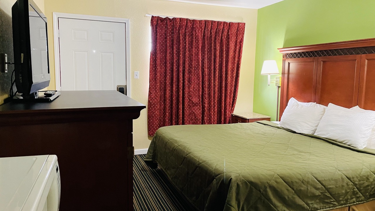 Photo of Bedroom in Benton