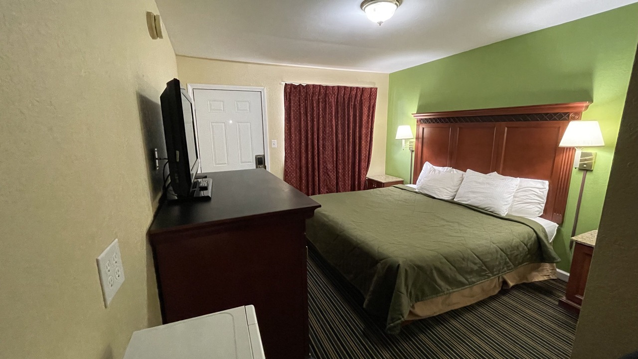 Photo of Bedroom in Benton