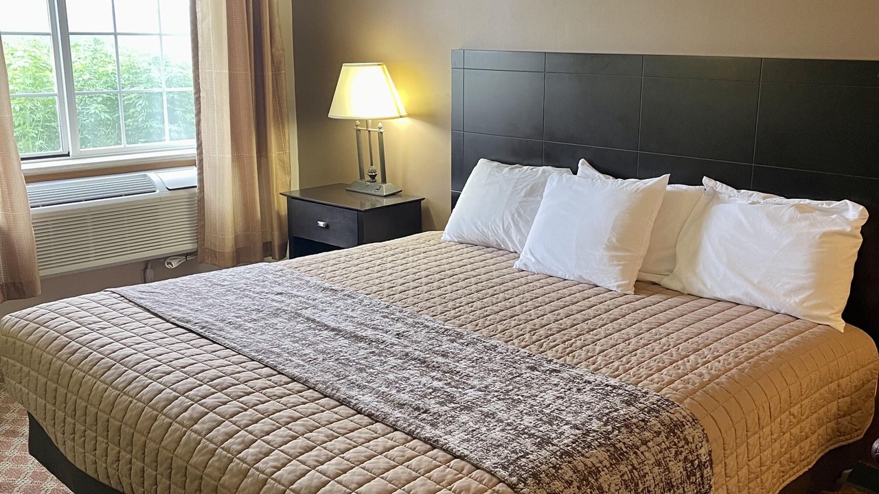 Photo of Bedroom in Connersville