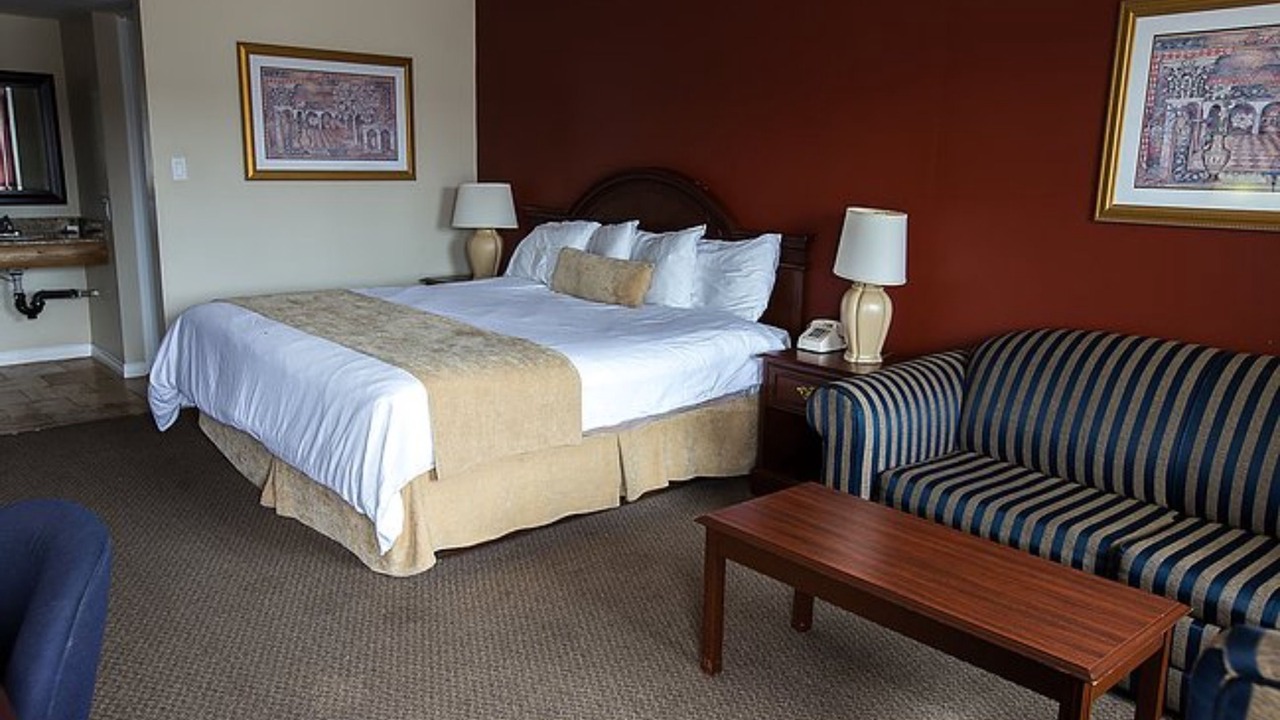 Photo of Bedroom in Chatham-Kent