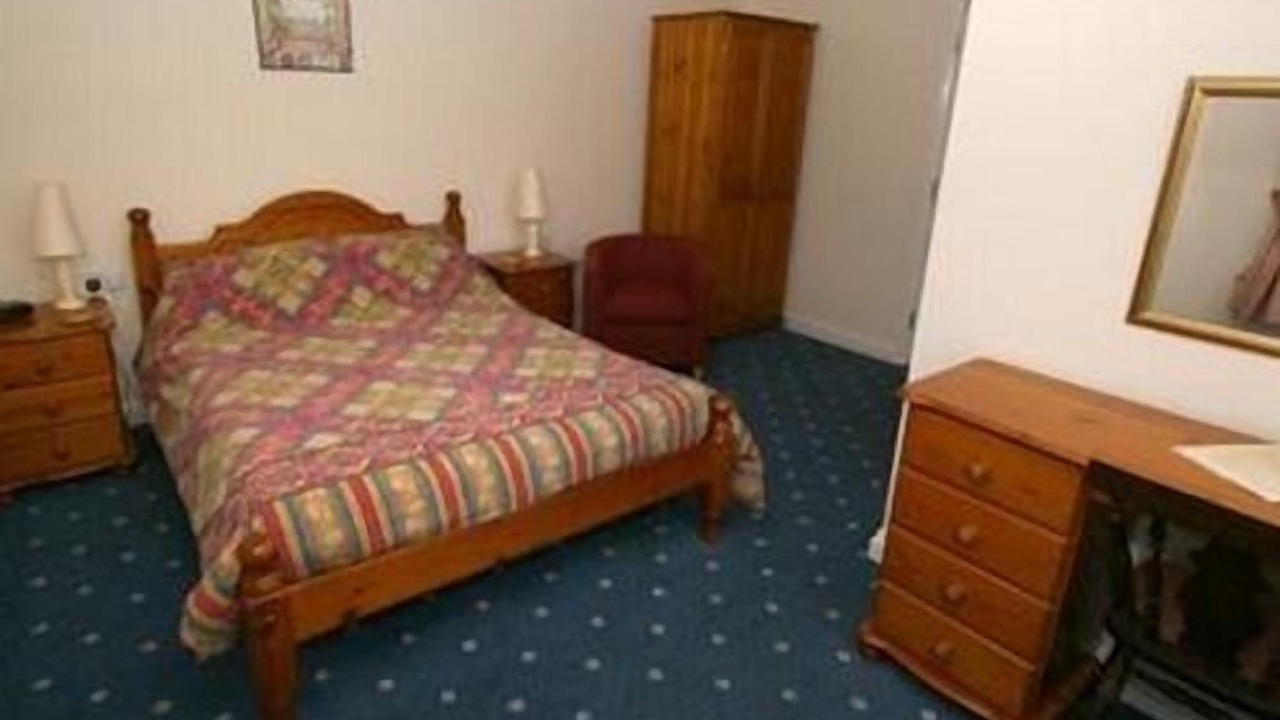 Photo of Bedroom in Hook