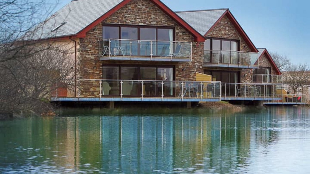 Photo of Buildings in Winnard's Perch