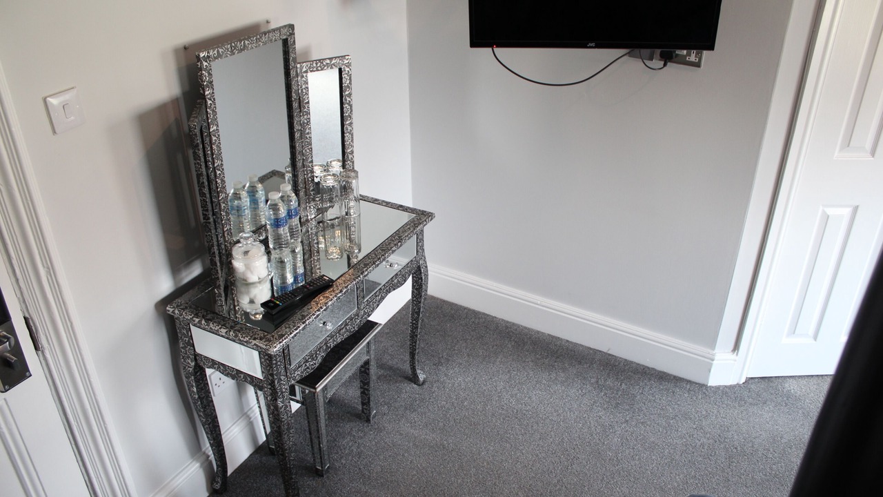 Photo of Others in Hull