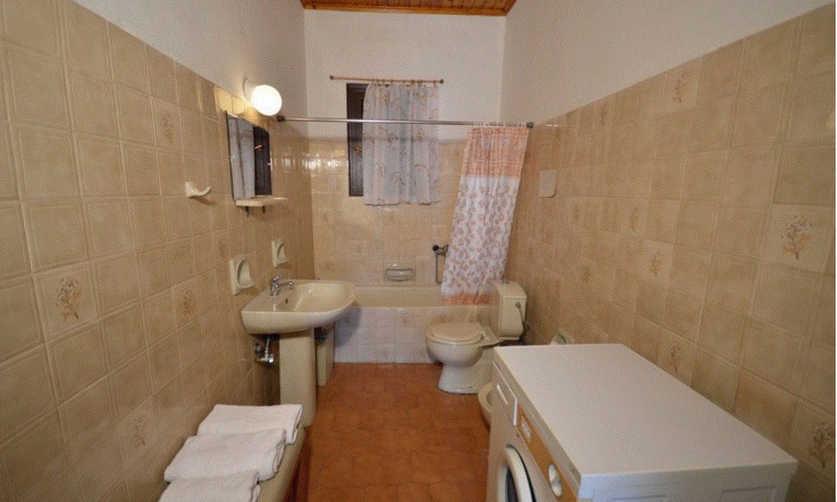 Photo of Bathroom in Liapades